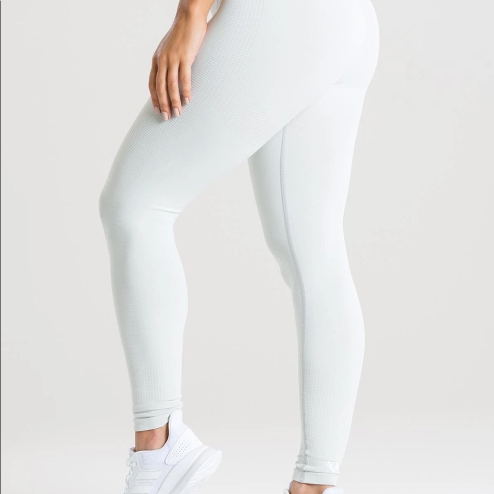 Women’s Best Leggings - Picture 2 of 6